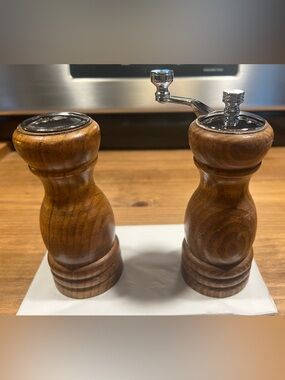 Vintage (Olde Thompson?) Wooden Salt and Pepper Grinder Set